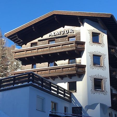 Hotel Garni Almjur Sankt Anton am Arlberg Buitenkant foto