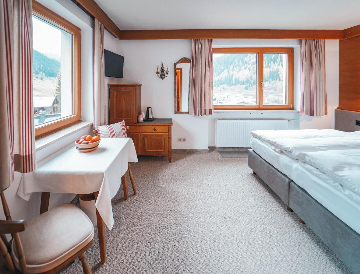 Hotel Garni Almjur Sankt Anton am Arlberg Buitenkant foto