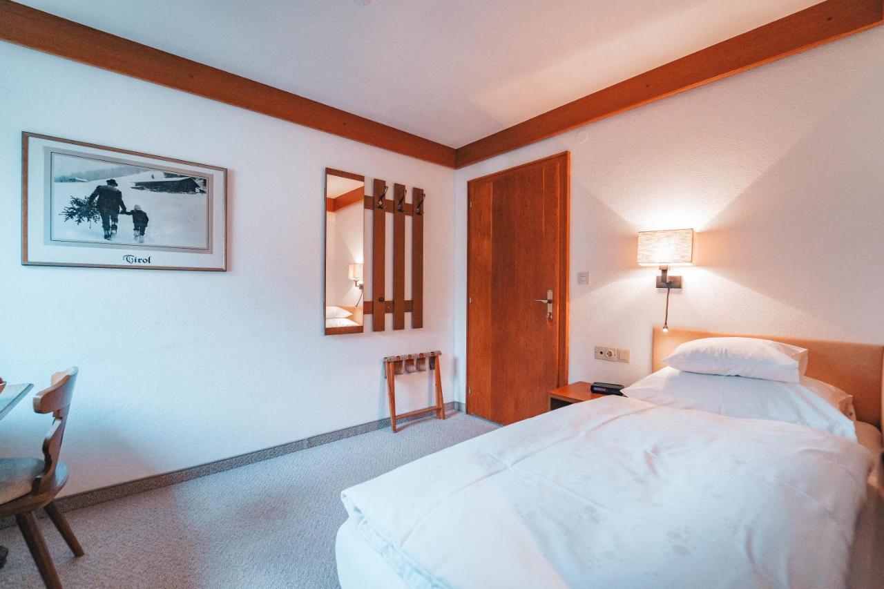 Hotel Garni Almjur Sankt Anton am Arlberg Buitenkant foto