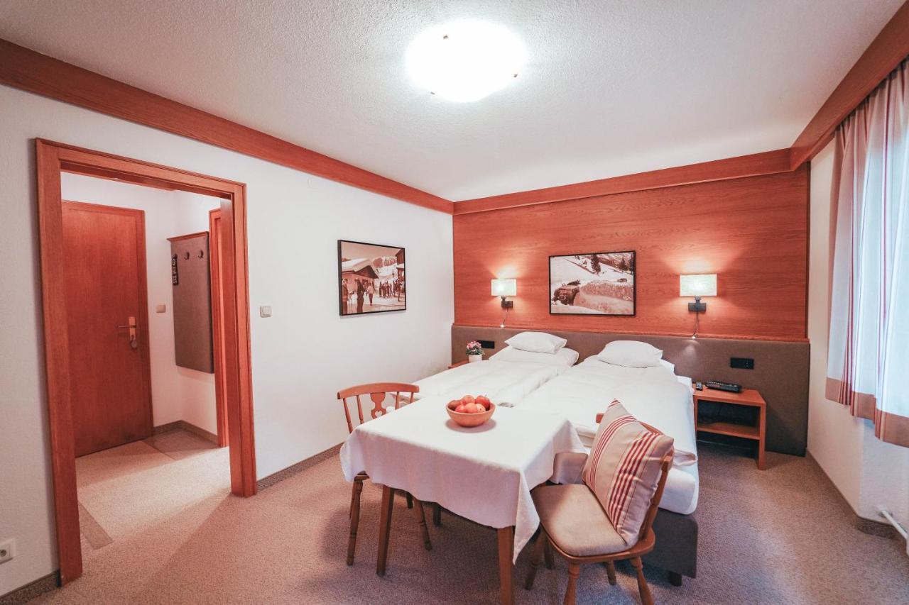 Hotel Garni Almjur Sankt Anton am Arlberg Buitenkant foto
