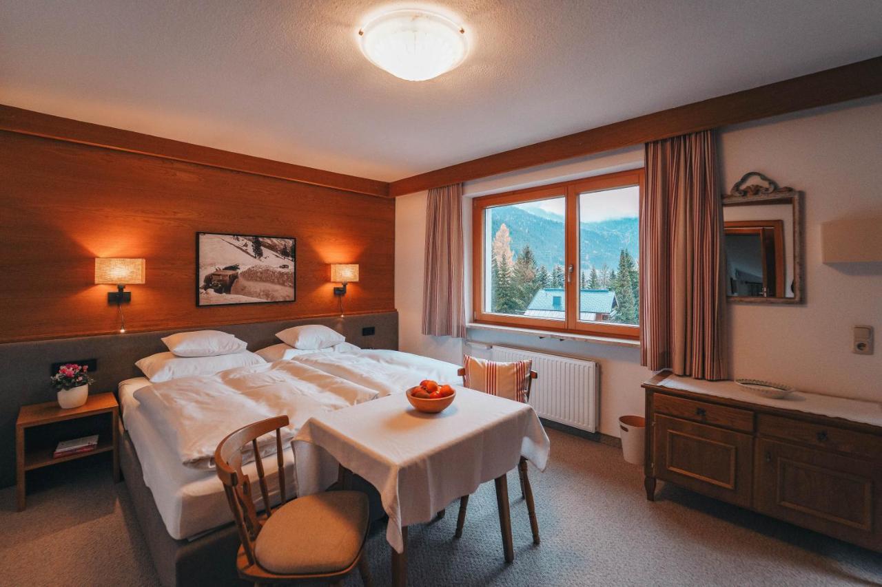 Hotel Garni Almjur Sankt Anton am Arlberg Buitenkant foto
