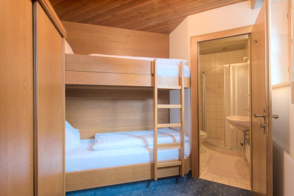 Hotel Garni Almjur Sankt Anton am Arlberg Kamer foto