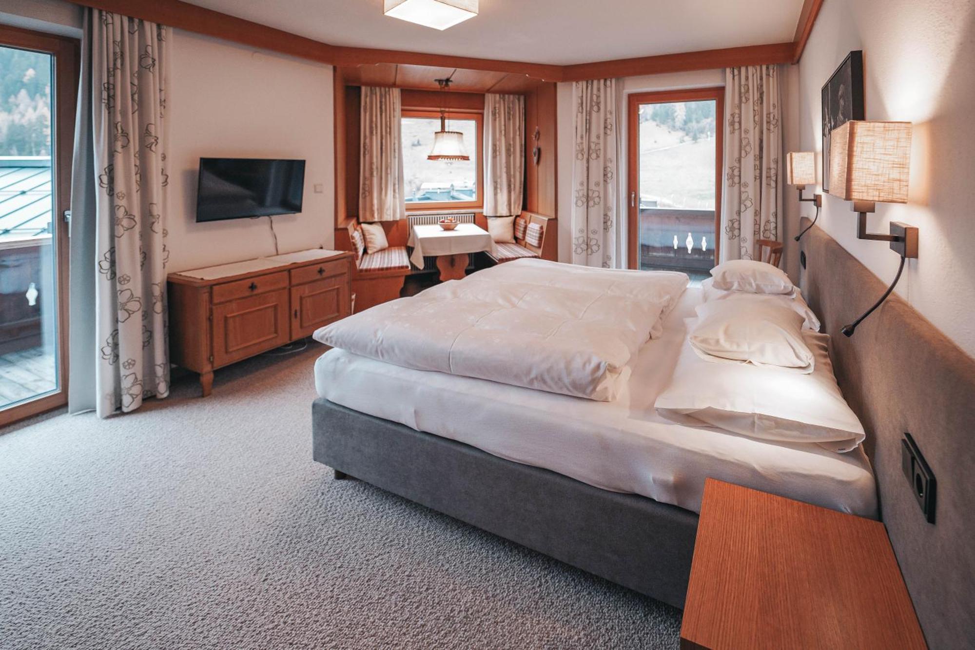 Hotel Garni Almjur Sankt Anton am Arlberg Buitenkant foto