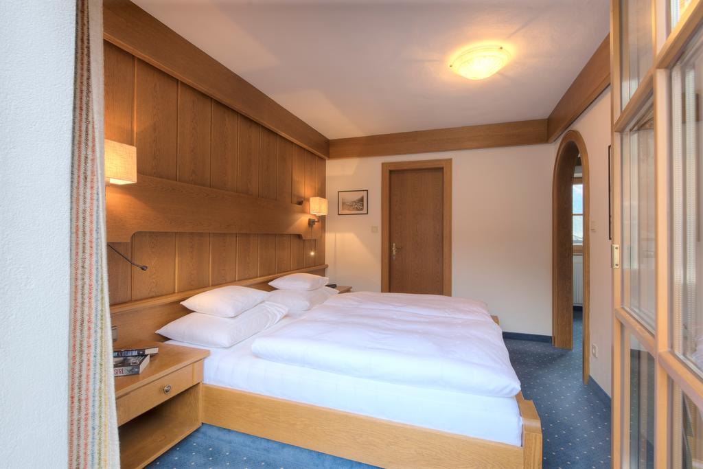 Hotel Garni Almjur Sankt Anton am Arlberg Buitenkant foto