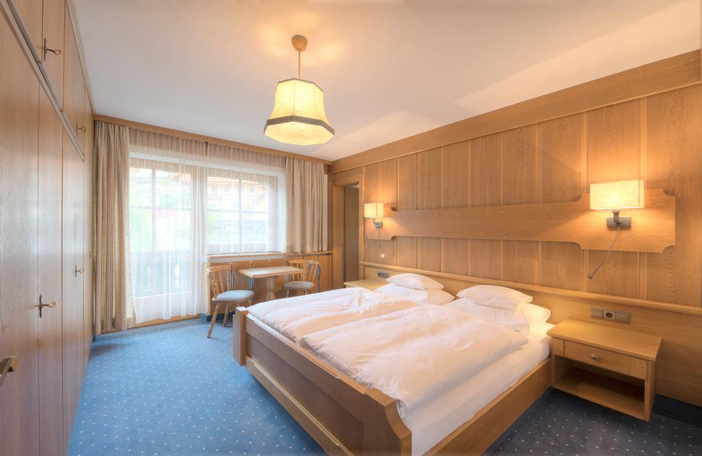 Hotel Garni Almjur Sankt Anton am Arlberg Buitenkant foto