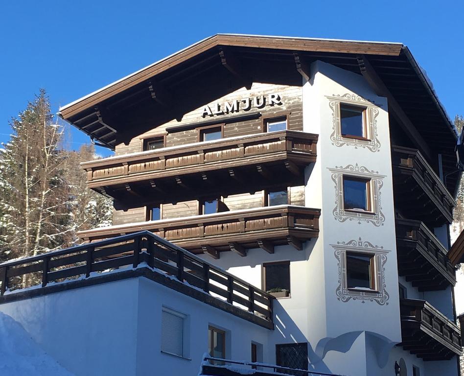 Hotel Garni Almjur Sankt Anton am Arlberg Buitenkant foto